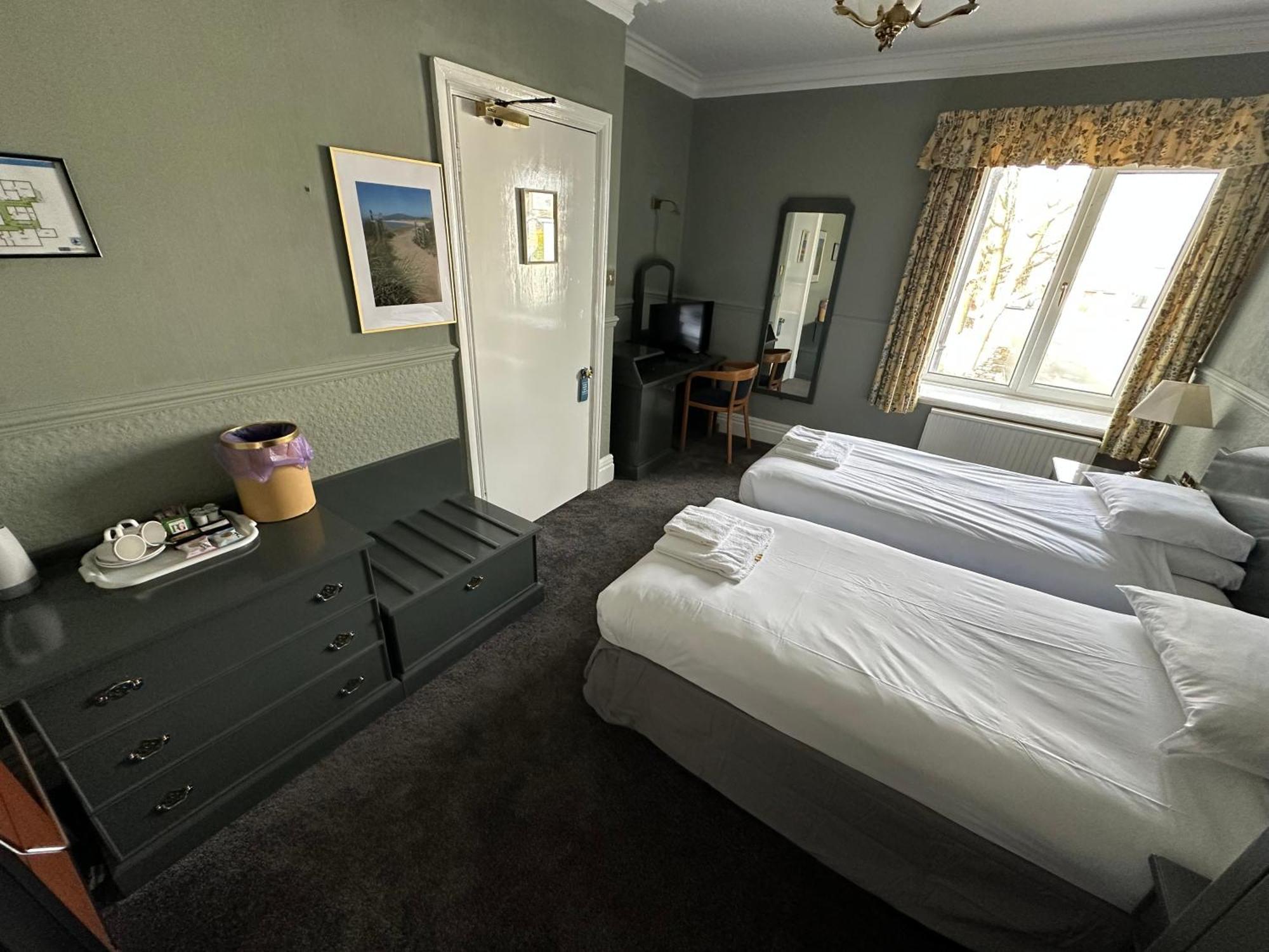 Clarkes Hotel Barrow In Furness المظهر الخارجي الصورة