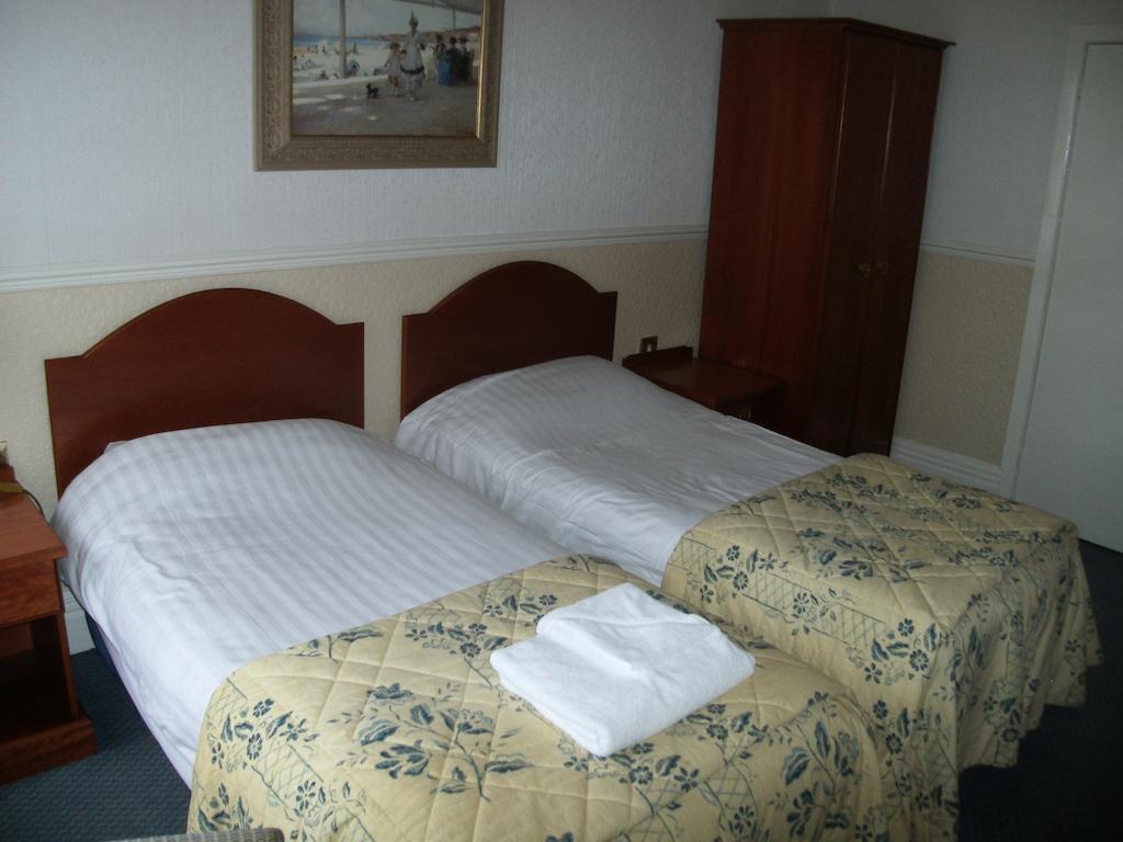 Clarkes Hotel Barrow In Furness الغرفة الصورة