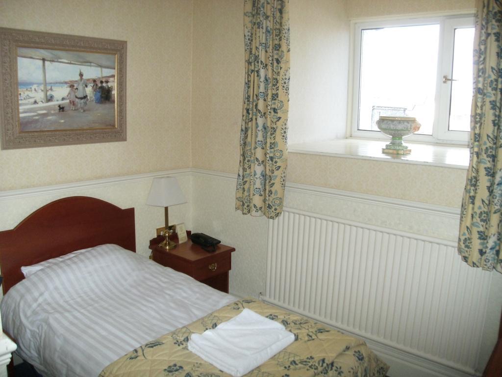 Clarkes Hotel Barrow In Furness المظهر الخارجي الصورة